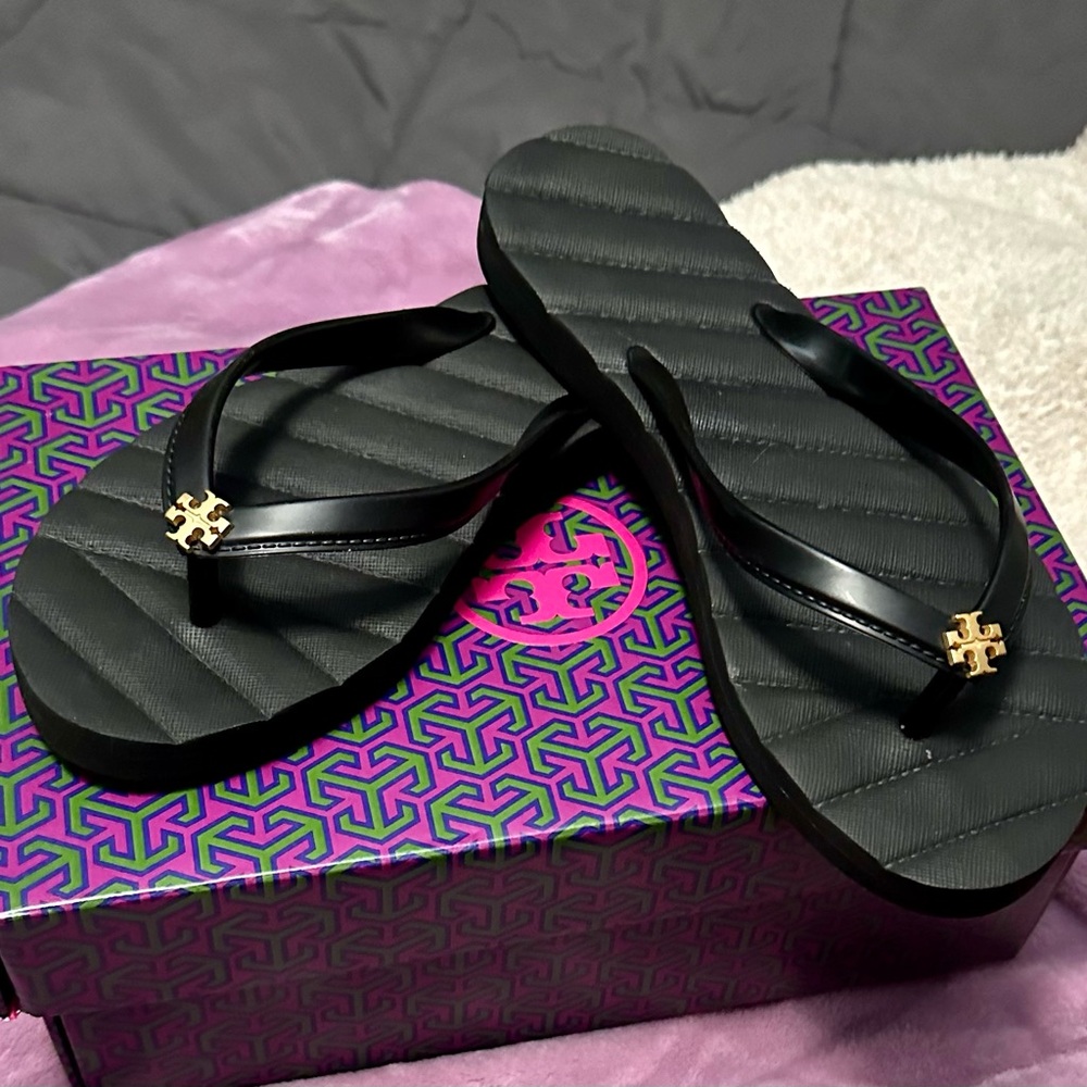 Black brand new Tory Burch flip flops